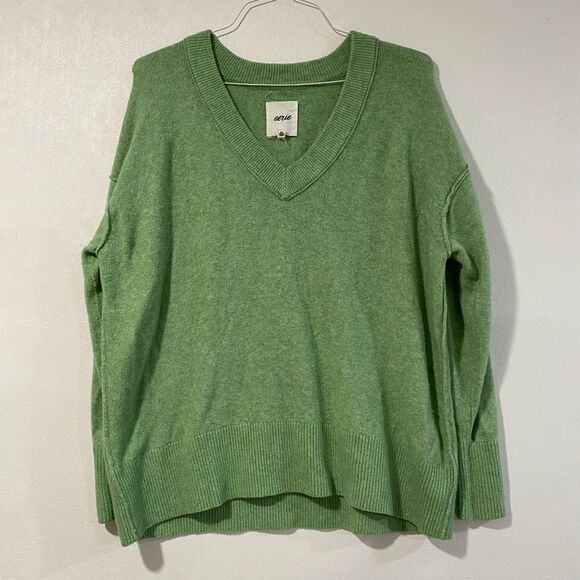Aerie Soft Green V-Neck Sweater Womenโs Size S/P | Cozy Oversized Knit Pullover - Picture 1 of 5